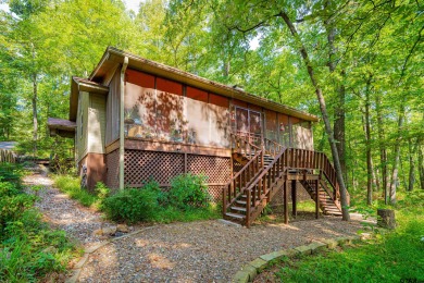 Weekend Retreat Cabin on Beautiful Horseshoe Bend Lake. Escape - Lake Home For Sale in Winnsboro, Texas