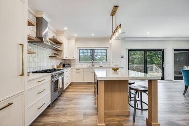 Perfectly located south of the highway in East Quogue and just a - photo 11