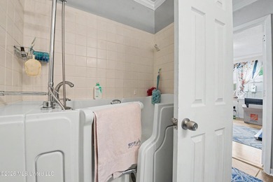 Welcome HOME ! This beautifully updated 3-bedroom, 2-bathroom - photo 19