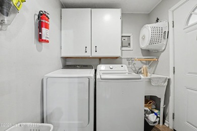 Welcome HOME ! This beautifully updated 3-bedroom, 2-bathroom - photo 20