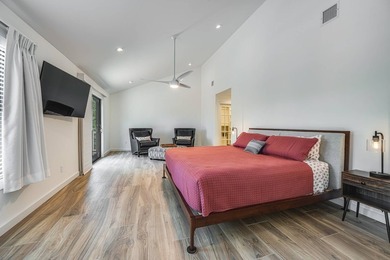 Perfectly located south of the highway in East Quogue and just a - photo 21