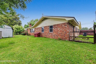 Welcome HOME ! This beautifully updated 3-bedroom, 2-bathroom - photo 23