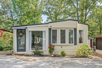 Lake Tansi Home For Sale in Crossville Tennessee