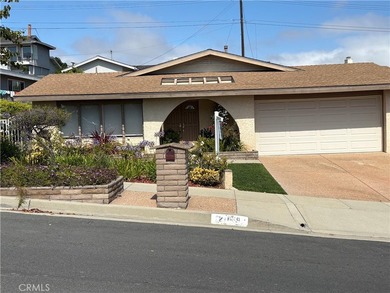 Beautiful 4 bedrooms and 3 bathrooms home in a very desirable - photo 1