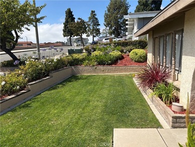 Beautiful 4 bedrooms and 3 bathrooms home in a very desirable - photo 2