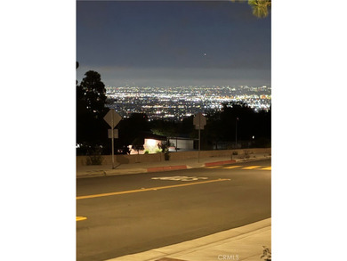 Beautiful 4 bedrooms and 3 bathrooms home in a very desirable - photo 5