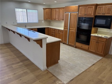 Beautiful 4 bedrooms and 3 bathrooms home in a very desirable - photo 6