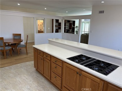 Beautiful 4 bedrooms and 3 bathrooms home in a very desirable - photo 7