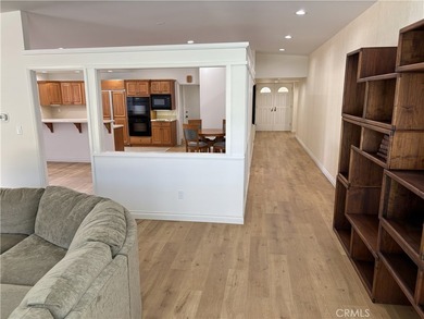 Beautiful 4 bedrooms and 3 bathrooms home in a very desirable - photo 8
