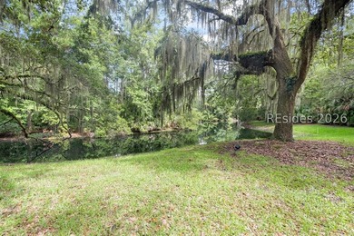 Welcome to 3 Wood Duck Court, a gracious island residence tucked - photo 3
