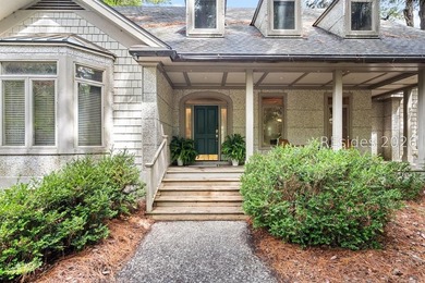 Welcome to 3 Wood Duck Court, a gracious island residence tucked - photo 5
