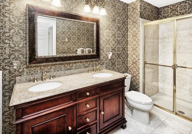 Exceptional Essex style home. Original owner; impeccably - photo 8