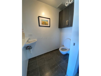 Spacious loft-style 1-bedroom, 1.5-bath residence in Midtown 2 - photo 13