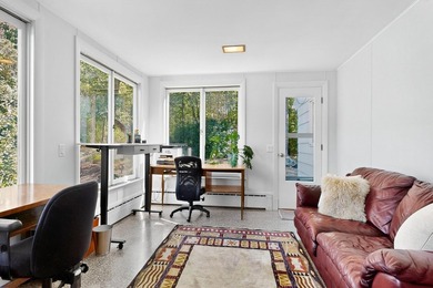 Looking for single level living in the heart of Falmouth? Look - photo 16