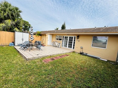 Welcome to this beautiful townhouse with 3 bedrooms and 2 - photo 29