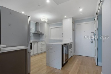 Unlike any Admiral's Row villa you've seen before, this - photo 4
