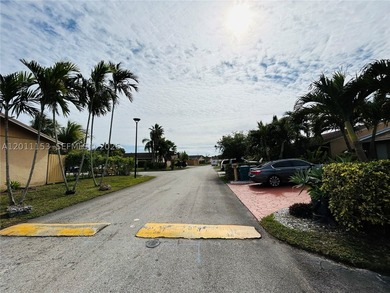 Welcome to this beautiful townhouse with 3 bedrooms and 2 - photo 38