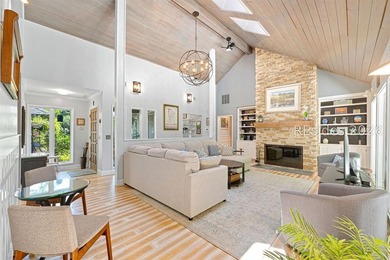 Welcome to this calming, nature oriented, three bedroom, three - photo 10