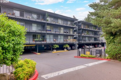 Lake Oswego Condo For Sale in Lake Oswego Oregon