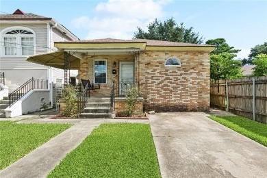 Lake Home For Sale in New Orleans, Louisiana