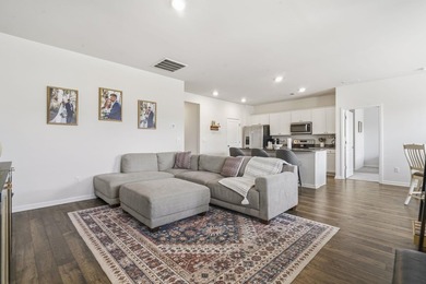 Welcome to easy, low-maintenance living in this beautifully - photo 3