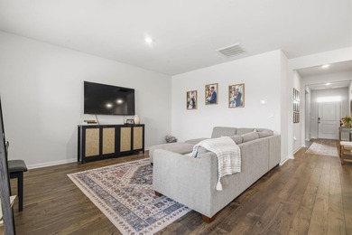 Welcome to easy, low-maintenance living in this beautifully - photo 4