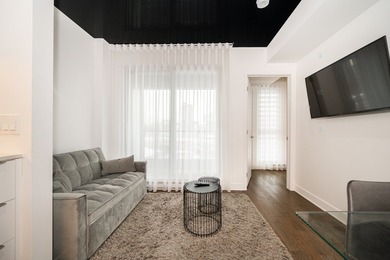 Stunning 1-bedroom, 1-bathroom condo located in the prestigious - photo 4