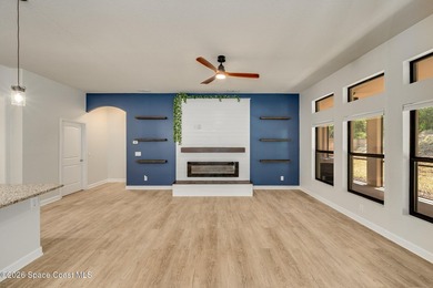 Beautiful 2017 concrete block home with attractive stucco and - photo 14