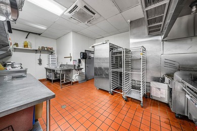 Free standing direct intracoastal restaurant in the Waterway - photo 18