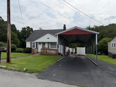 Charming updated traditional style home conveniently located in - photo 20