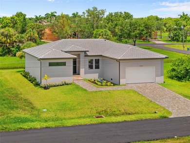 NEW CONSTRUCTION!! BEAUTIFUL 3 BEDROOM, 2.5 BATHS, 2 CAR GARAGE - photo 2