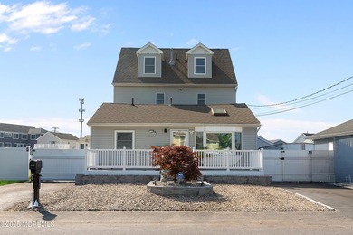 Live the waterfront lifestyle you've been dreaming of! This - photo 3