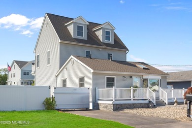 Live the waterfront lifestyle you've been dreaming of! This - photo 4