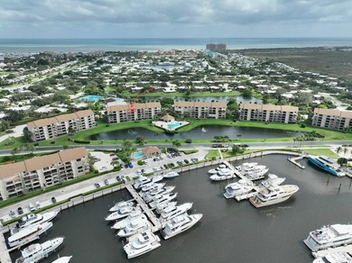 (private lake, pond, coastal) Condo For Sale in Jupiter Florida