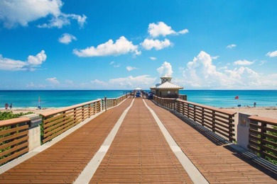Lake Condo For Sale in Jupiter, Florida