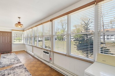 Charming 2-bedroom, 1-bath home in the Cedar Glen community! - photo 6