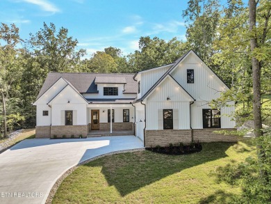 Lake Home For Sale in Loudon, Tennessee