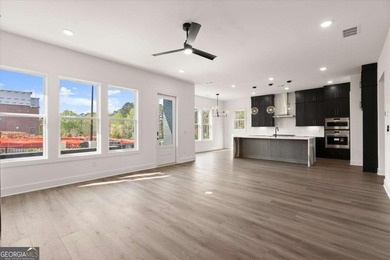 The Emery Contemporary offers luxury, flexibility, and - photo 7