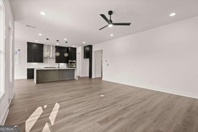 The Emery Contemporary offers luxury, flexibility, and - photo 8
