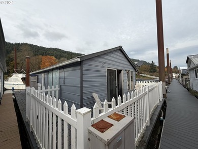 *NO RENTALS ALLOWED, CASH ONLY** NO HOA, MONTHLY DUES ARE FOR - photo 2