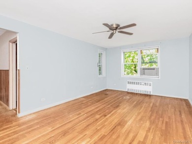 Bring your vision and creativity to this charming studio located - photo 1