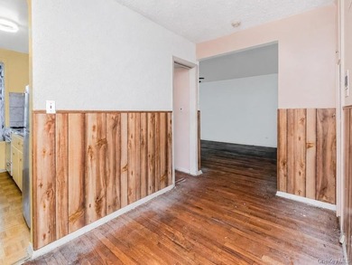 Bring your vision and creativity to this charming studio located - photo 3
