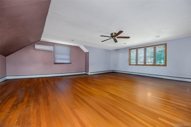 Large cape, 3 bedrooms, 2 full baths, Living room with fireplace - photo 5