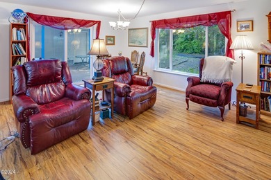 Nice one level coastal home updated in 2012 and additional - photo 20