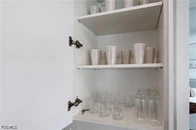 Step into this beautifully designed 3-bedroom + den, 3-bathroom - photo 21