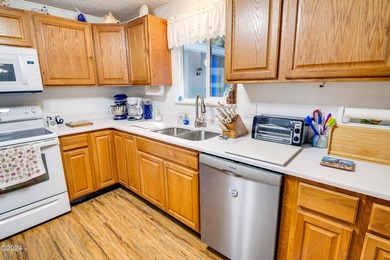 Nice one level coastal home updated in 2012 and additional - photo 29