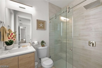 Step into this beautifully designed 3-bedroom + den, 3-bathroom - photo 33