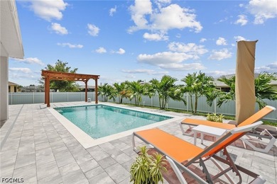 Step into this beautifully designed 3-bedroom + den, 3-bathroom - photo 35