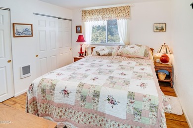 Nice one level coastal home updated in 2012 and additional - photo 36