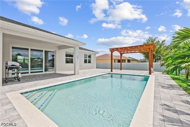 Step into this beautifully designed 3-bedroom + den, 3-bathroom - photo 37